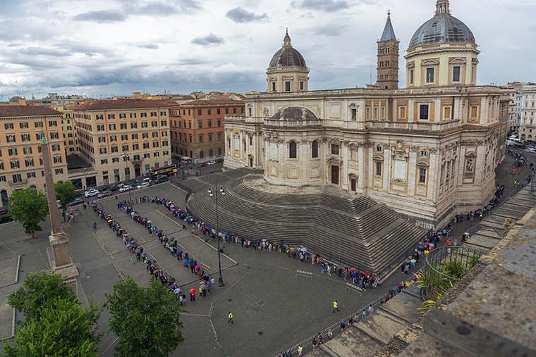 Home page 2 Santa Maria Maggiore e fedeli K9A2139